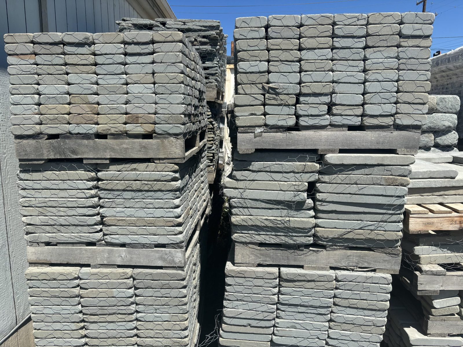 Tumbled bluestone pavers palletized